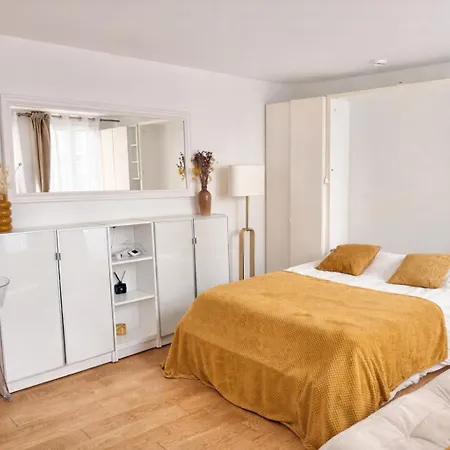 Apartment Rue Montmartre Paris